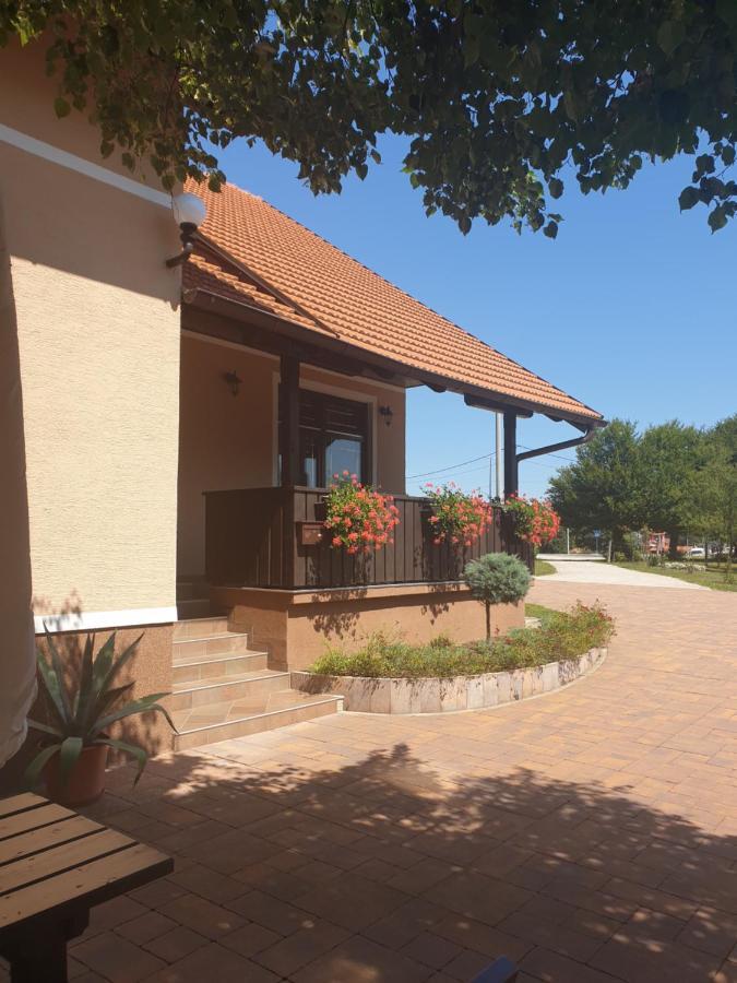 Guest Accommodation Marko Kesic Grabovac  Exterior photo